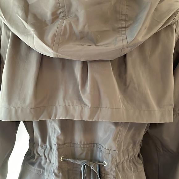 BETSY JOHNSON hooded option cinched waist trench rain coat zipped snap front SM - Picture 10 of 16